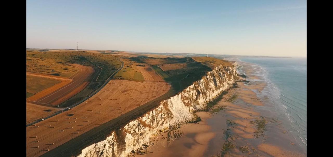 Sangatte " Les Terrasses" Maison Front De Mer Les Pieds Dans L'Eau Pleine De Charme Cap Blanc Nez Cote D'Opale Exterior foto